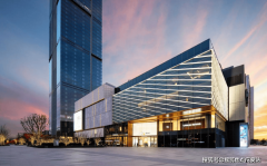 如俱乐部、酒吧、歌舞厅、高尔夫、通过派人进